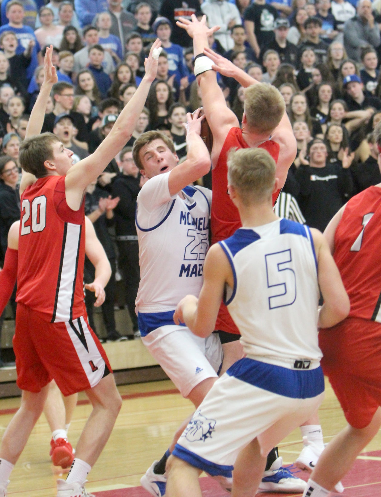 McDonell boys basketball vs Luck at Chi-Hi 3-9-19
